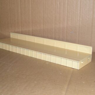 HD32172e Hornby Dublo metal platform with wall, excellent used unboxed.