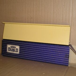 HD32172c Hornby Dublo metal platform with wall, excellent/near mint used/unused? boxed.