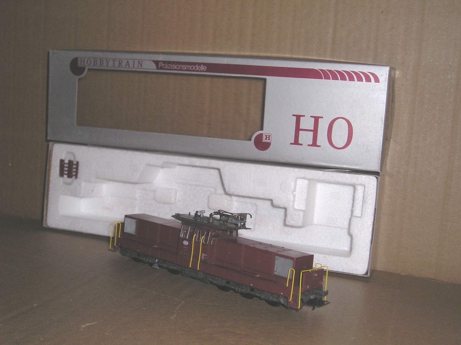 EL0366 Hobbytrain 61660 Swiss SBB Ee6/6 loco excellent used boxed.
