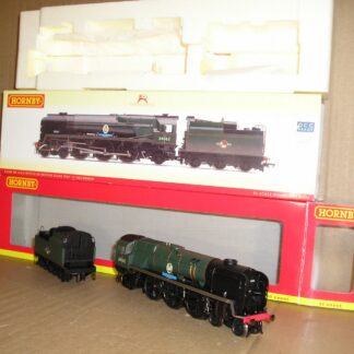 BL0329 Hornby R2587 Battle of Britain class loco 34062 "17 Squadron" excellent used boxed.