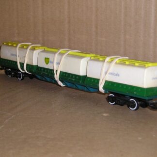 BW0064ub Hornby freightliner wagon with 3 x 20' tanktainers, good used unboxed.