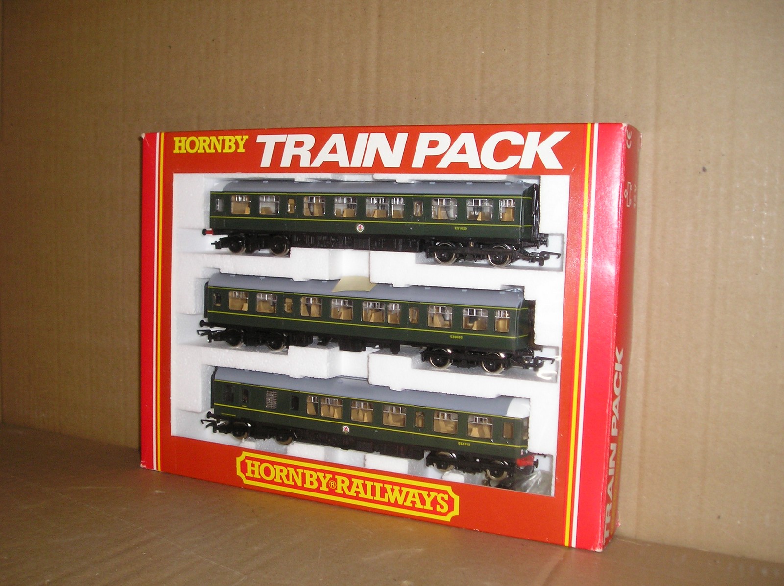 BD0177s Hornby R369 class 110 DMU green, excellent used boxed.