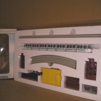 NAD0024s E-R Models 040-4904 monorail set and 2 extra straight track packs, near mint/mint boxed.