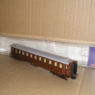 EC1132 "HO" Roco 74383 Italy FS Bz coach near mint boxed.