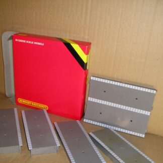 Hornby R460-8 Triang straight platform brick/stone faced used x box of 6.