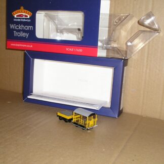 BL0359 "00" Bachmann 32-993 Wickham Trolley Engineers yellow / wasp stripes near mint boxed.