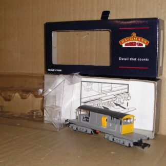 BW0372 Bachmann 33-829 Queen Mary brake van, stone/barrier, excellent used boxed.