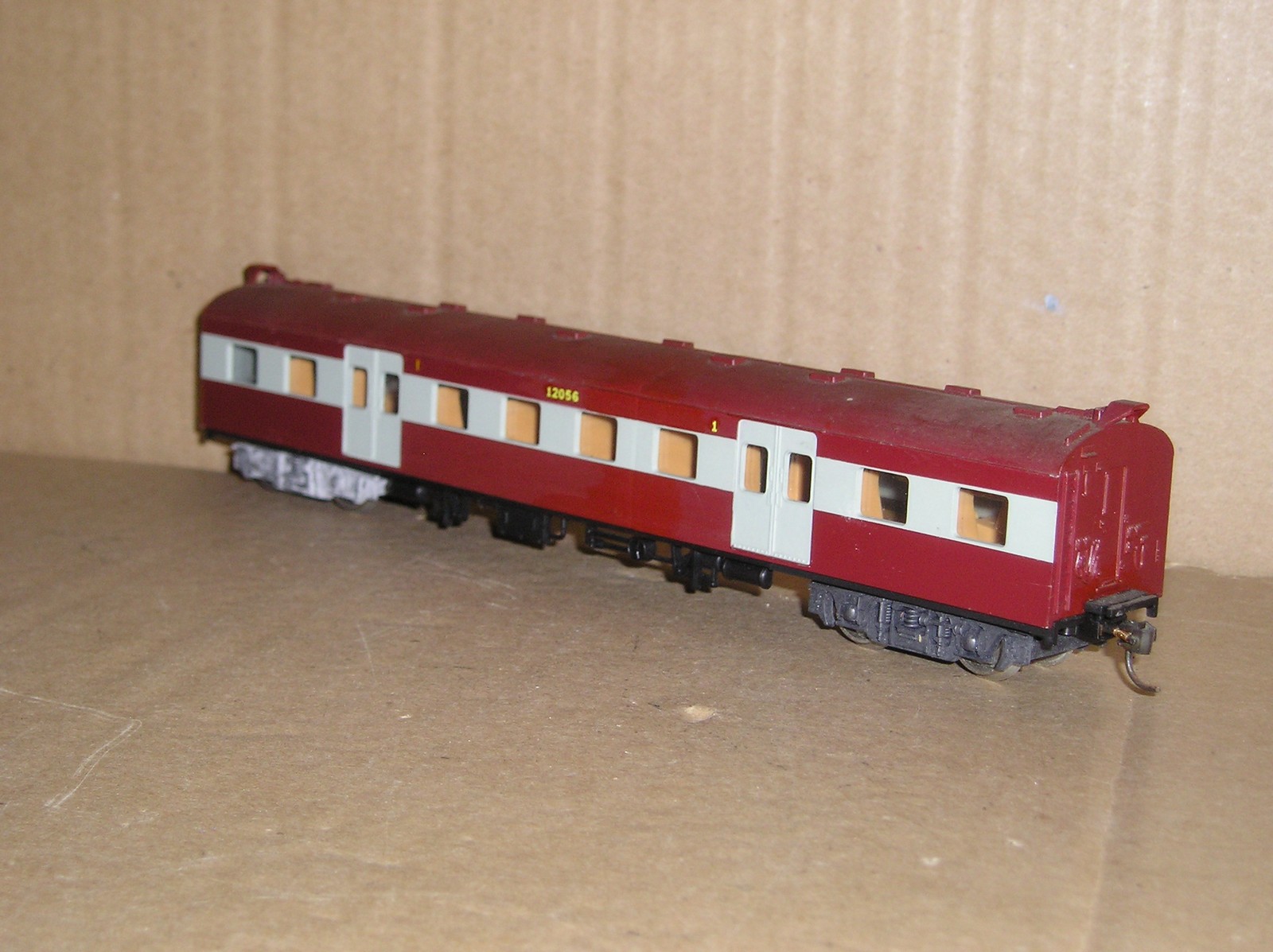 ROW0043ub Lima 9254? South Africa SAR Suburban EMU 1st coach excellent read...