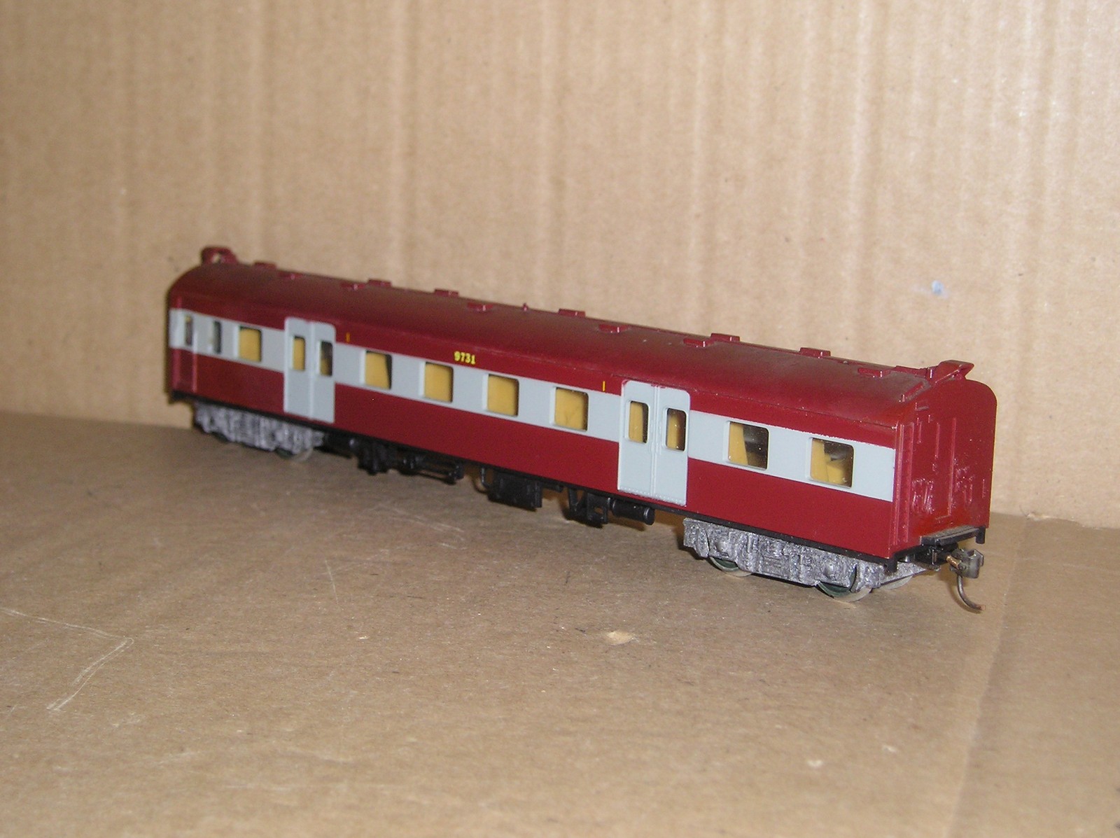 ROW0042ub Lima 9254? South Africa SAR Suburban EMU 1st coach excellent read...