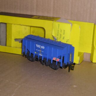 BW0366 Trix 1683 Bulk Grain wagon VAT 69 #un-numbered excellent used boxed.