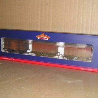 BW0005 Bachmann 38-231Z set of 3 12T Ventilated Vans, weathered, mint boxed.