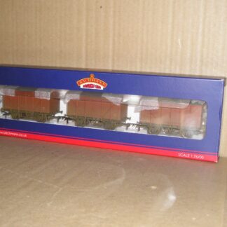 BW0004 Bachmann 38-230Z set of 3 12T Ventilated Vans, weathered, mint boxed.