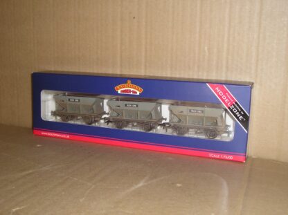 BW0001 Bachmann 37-500Y set of 3 24T hopper wagons, weathered, mint boxed.