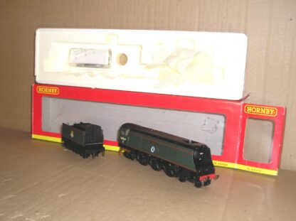 BL0342 Hornby R2221 Battle of Britain class loco 34067 "Tangmere" excellent/near mint boxed.