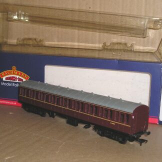 BC1015 Bachmann 34-604B Suburban 2nd coach maroon, excellent used boxed.