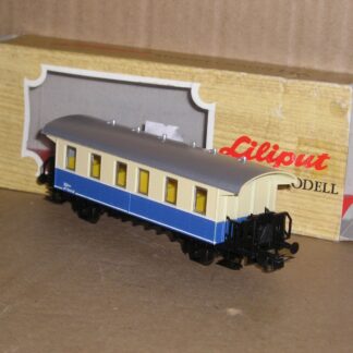 EC1092 Liliput 274 10? blue/cream 4 wheel coach, excellent used/unused boxed.