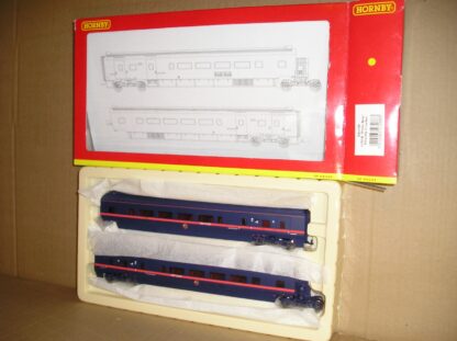 BC1011 Hornby (R2197) GNER White Rose divisible saloon coach pair excellent unused boxed.
