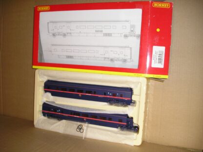 BC1010 Hornby R4152A GNER White Rose divisible saloon coach pair excellent unused boxed.
