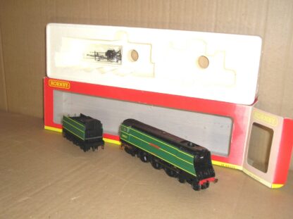 BL0331 Hornby R2220 BR(SR) Battle of Britain class locomotive 34081 "92 Squadron", excellent used boxed.