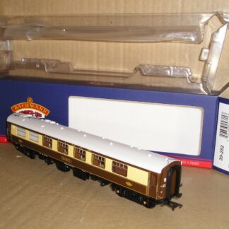 BC0977 Bachmann 39-282 Mk1 First Kitchen, excellent used/unused? boxed.
