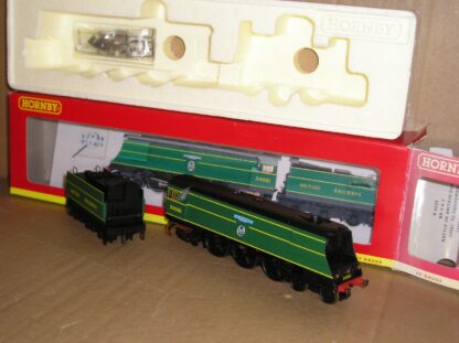 BL0218 Hornby R2220 BR(SR) BB class locomotive 34081 "92 Squadron", excellent used boxed.