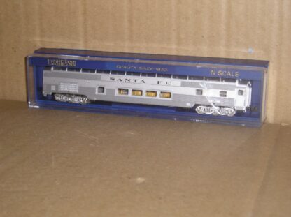 NAC0156 "N" Bachmann 53-1043-02 85' full dome passenger car Santa Fe excellent used boxed.