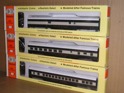 NAC0152 "HO" Con-Cor BN Burlington Northern 72' passenger coaches rake of 3 near mint/mint boxed.