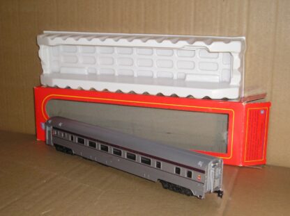 NAC0149 "HO" IHC 6671? Canadian Pacific coach excellent used boxed.