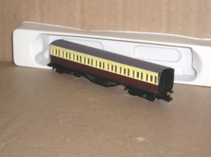 BC0901 Graham Farish 0605 57' Suburban Composite Coach BR red/cream, excellent used/unused? unboxed.