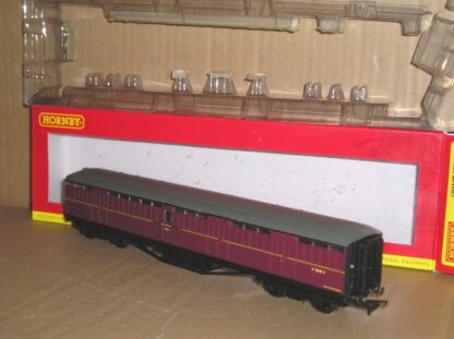 BC0891 Hornby R4531 BR(ER) 61'6" full brake coach, excellent used/unused? boxed.