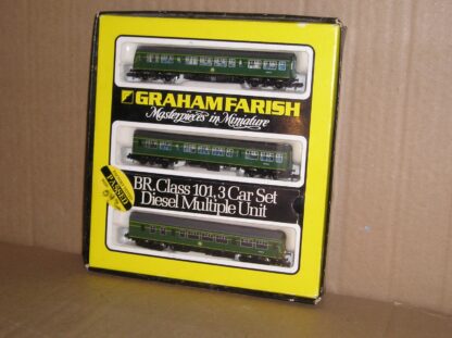 BD0152 "N" Graham Farish 8143 3 car class 101 DMU in green, excellent used boxed.