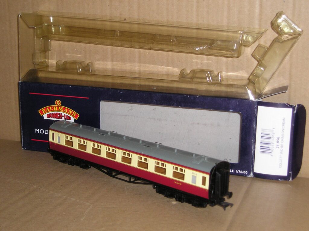 BC0790 Bachmann 34-056 BR(WR) Collett 3rd coach excellent used boxed ...