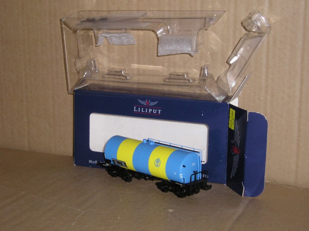 LILIPUT 202 C12 OBB ÖBB FLAT WAGON with SEA LAND