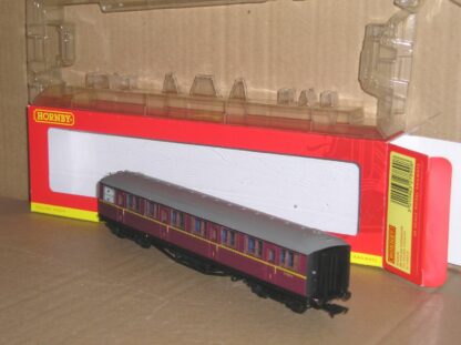 BC0567 Hornby R4261B BR(ER) 61'6" Corridor First class coach, excellent used boxed.