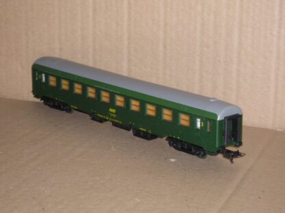 EC0153ub Lima French SNCF B10 coach, green, good used unboxed.