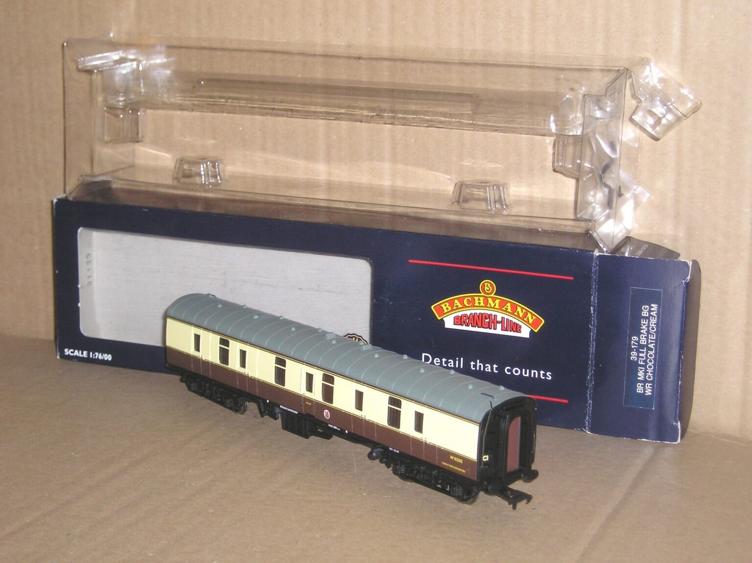 BC0043 Bachmann 39-179 BR(WR) Mk1 BG Full Brake, chocolate/cream ...