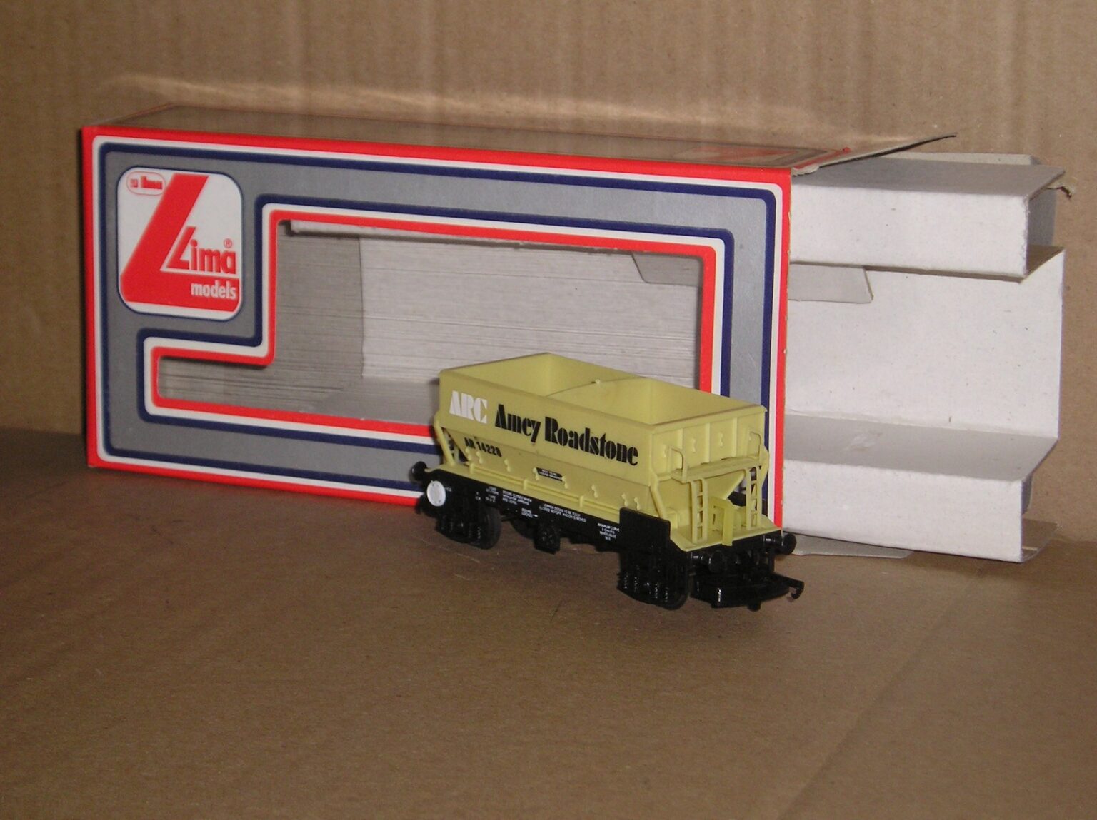 BW0090 Lima 5636 ARC Amey Roadstone wagon, excellent used boxed ...