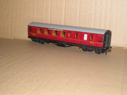 HD9027ub Hornby Dublo, MR maroon brake 2nd coach M26143 good used unboxed.