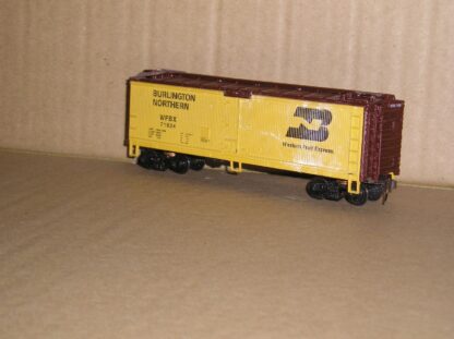 NAW0111ub Athearn(?) American Burlington Northern Western Fruit Ex, excellent.