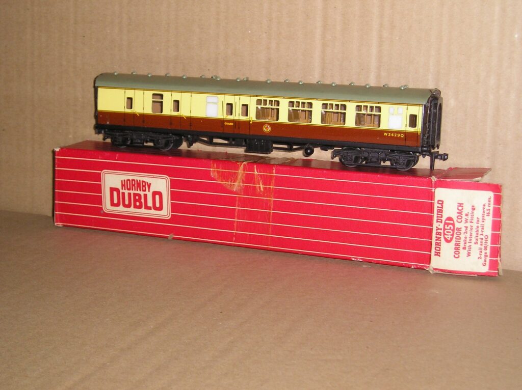 HD4051-1 Hornby Dublo 4051 brake/2nd corridor W34290. – Zetland Model ...