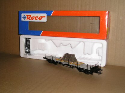 EW0215 Roco German DB 47223 bogie flat wagon with covered load, excellent boxed.